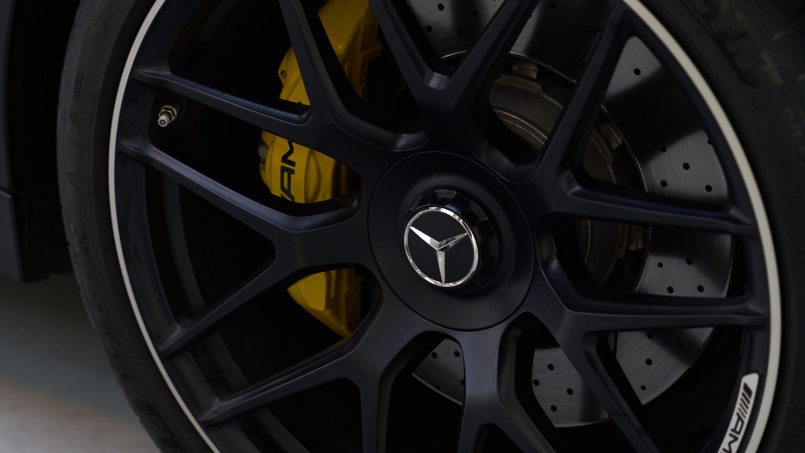 833e3f06-cb7c-428d-b3c3-8d329bbfaa72